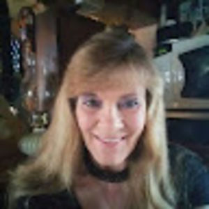 Meet your Posher, Laurie